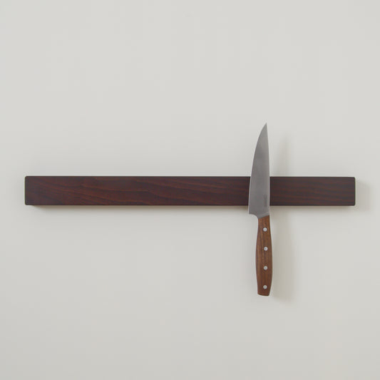 Magnetisk knivholder i thermobehandlet asketræ fra Vigen Design